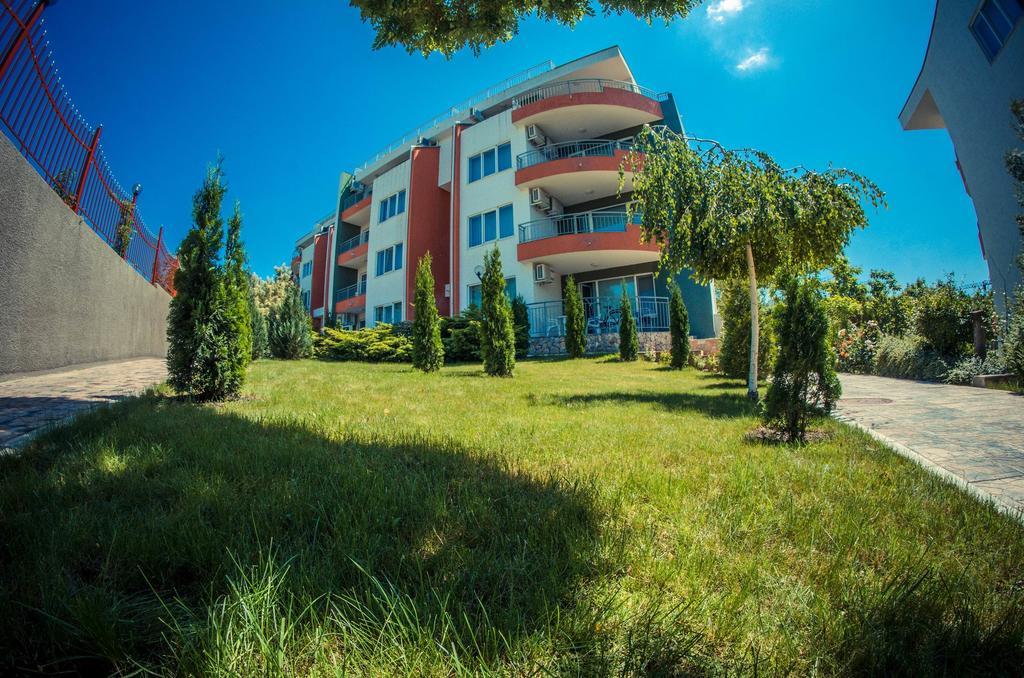 Gt Green Fort Beach Apartments Sunny Beach Exterior photo