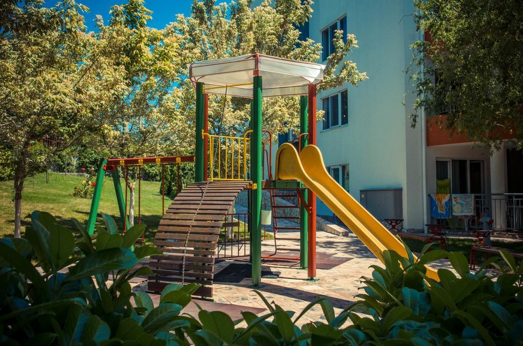Gt Green Fort Beach Apartments Sunny Beach Exterior photo